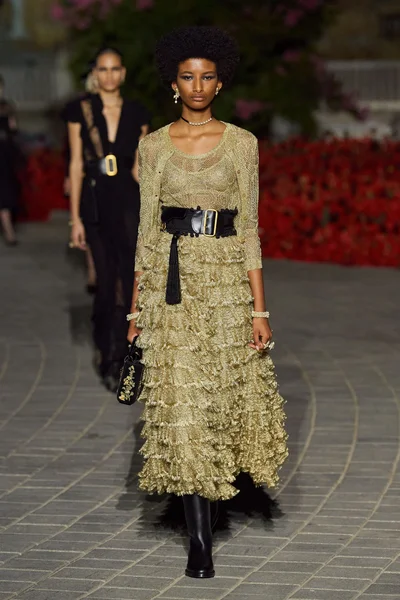 Look 94